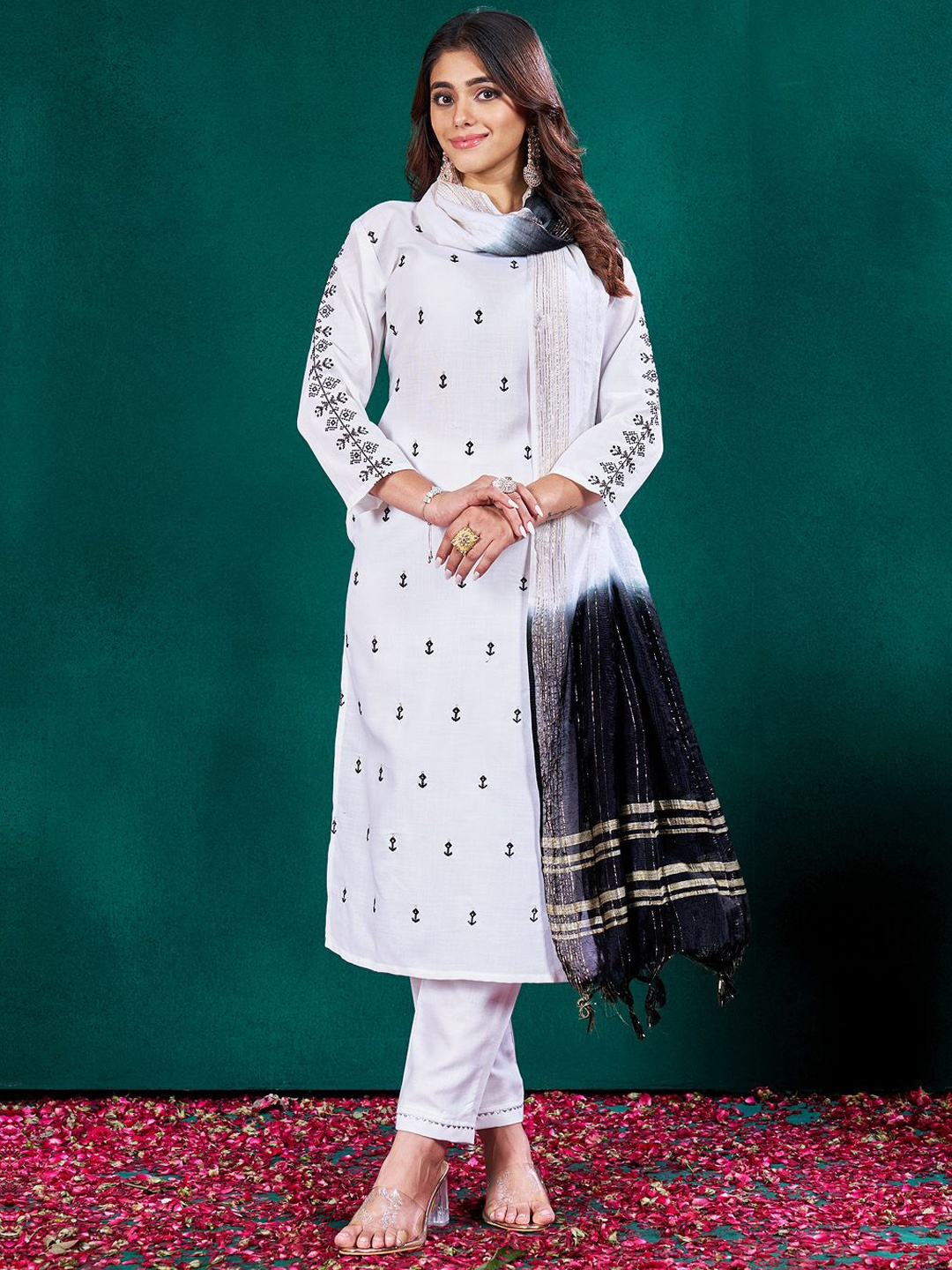 ARADHNA Women Ethnic Motifs Embroidered Regular Kurta with Trousers & With Dupatta, White
ARADHNA Women Ethnic Motifs Embroidered Regular Kurta with Trousers & With Dupatta, White