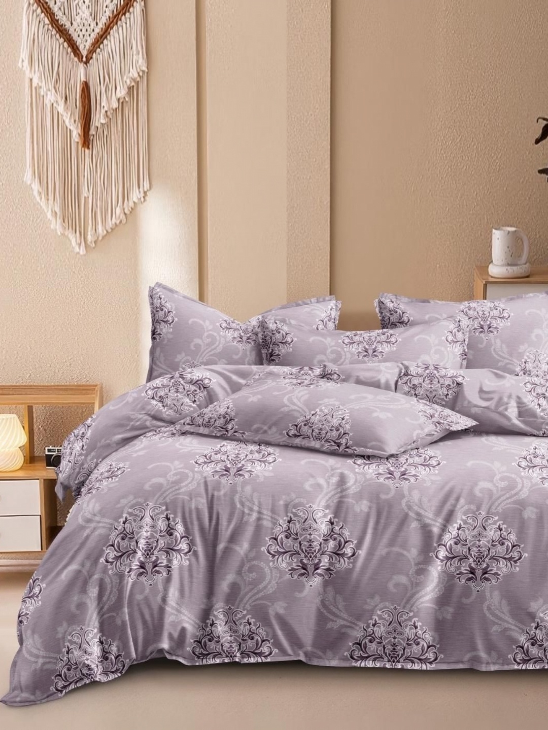Banchmark Home Furnishings Purple & Off White Ethnic Motifs 200 TC King Bedsheet with 2 Pillow Covers
Banchmark Home Furnishings Purple & Off White Ethnic Motifs 200 TC King Bedsheet with 2 Pillow Covers