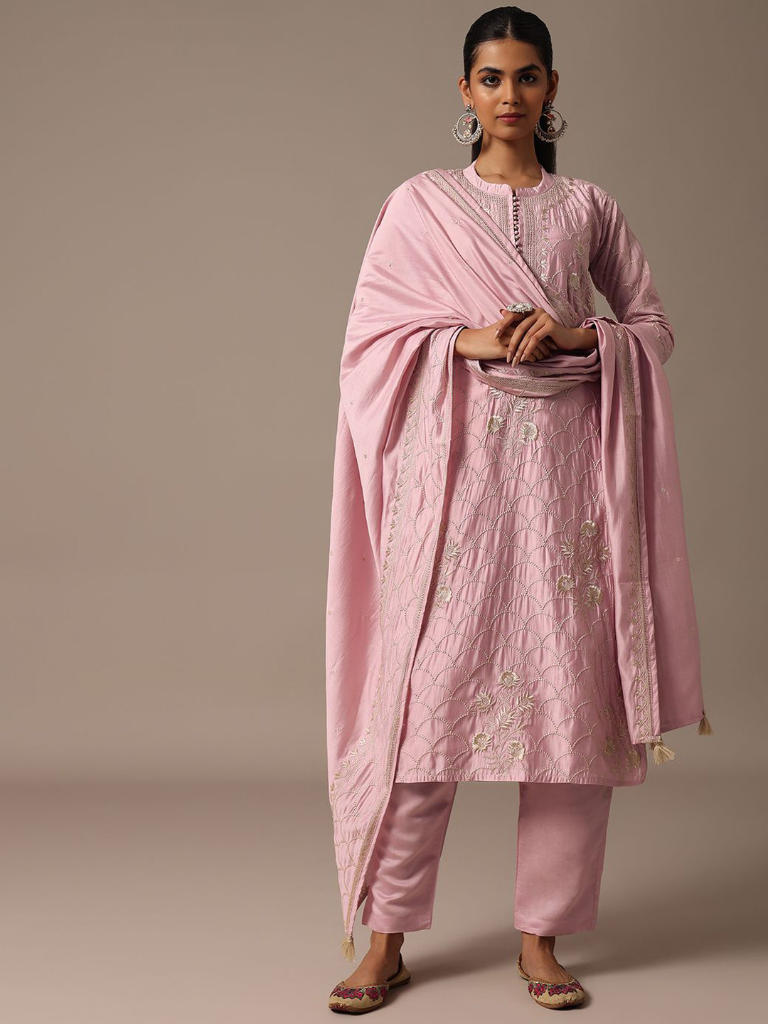 KALKI Fashion Floral Embroidered Mandarin Collar Straight Kurta With Trousers And Dupatta, Pink
KALKI Fashion Floral Embroidered Mandarin Collar Straight Kurta With Trousers And Dupatta, Pink