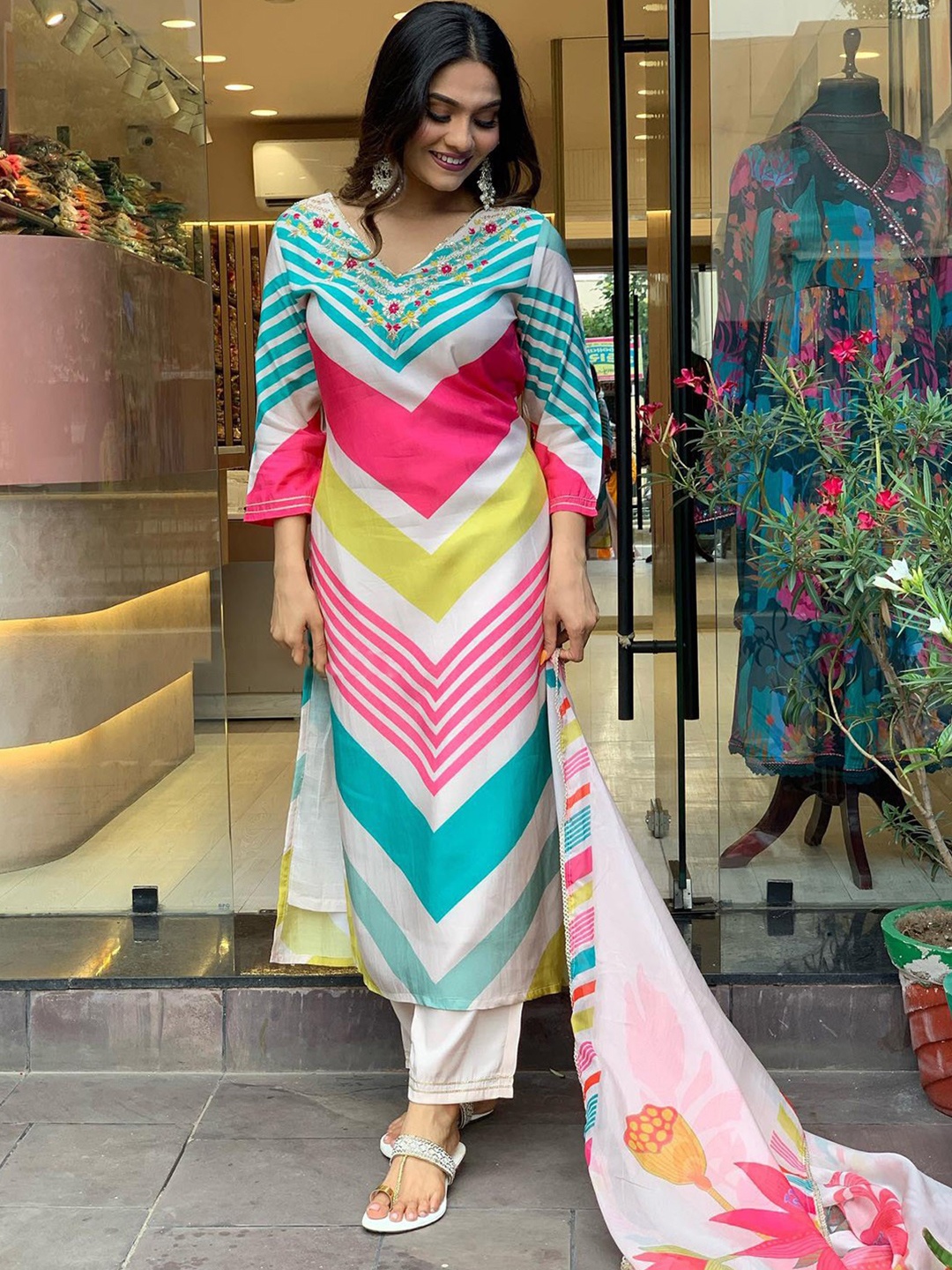 Anni Designer Chevron Printed V-Neck Straight Kurta with Trousers and Dupatta, White
Anni Designer Chevron Printed V-Neck Straight Kurta with Trousers and Dupatta, White