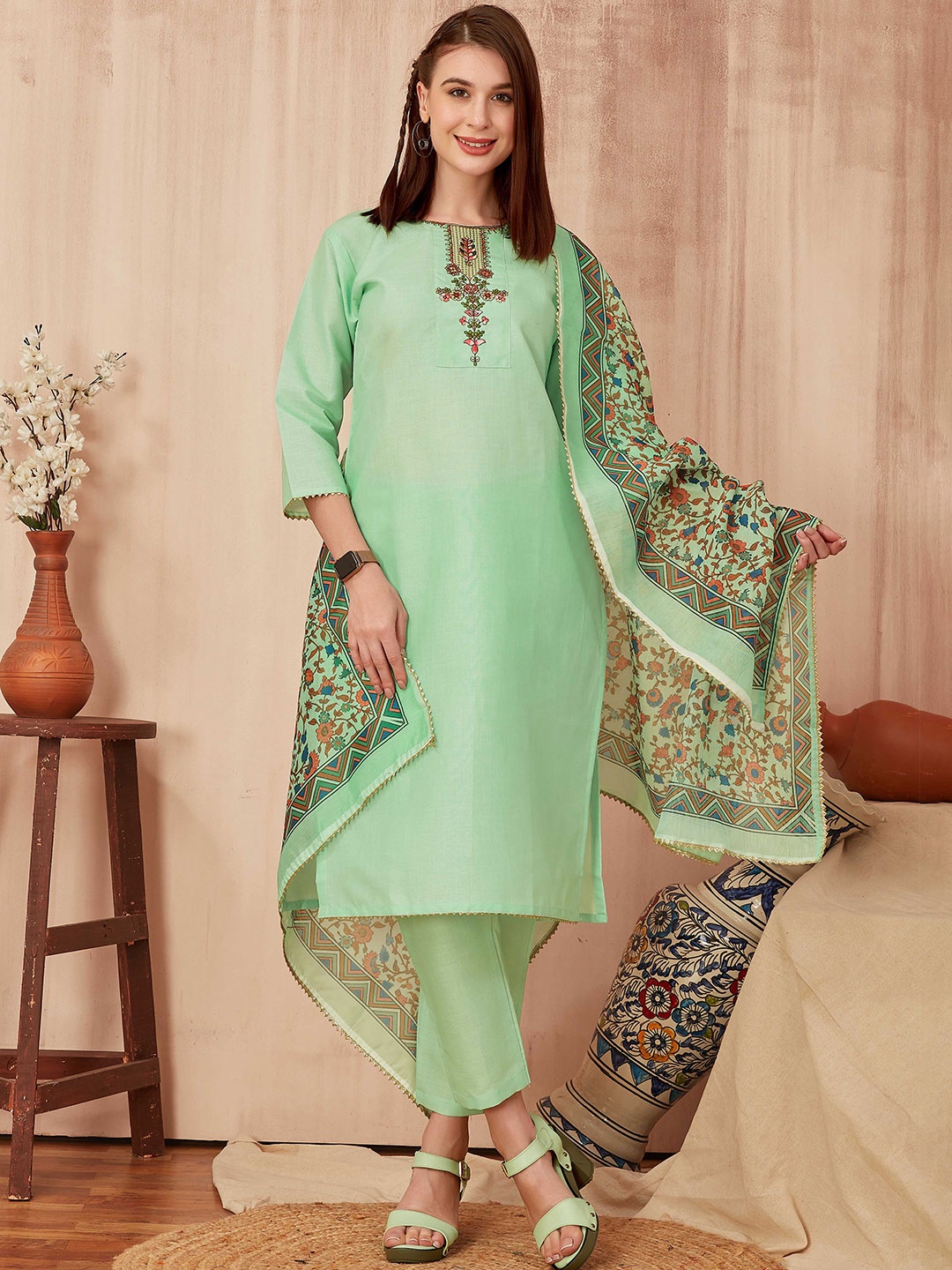 TRAHIMAM Floral Embroidered Round Neck Straight Kurta With Trouser And Dupatta, Green
TRAHIMAM Floral Embroidered Round Neck Straight Kurta With Trouser And Dupatta, Green