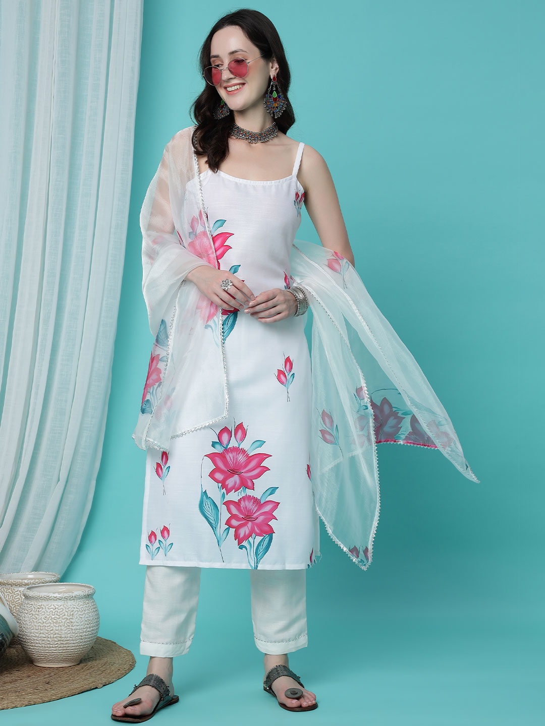 TRAHIMAM Floral Printed Pure Cotton Round Neck Straight Kurta with Trouser And Dupatta, White
TRAHIMAM Floral Printed Pure Cotton Round Neck Straight Kurta with Trouser And Dupatta, White