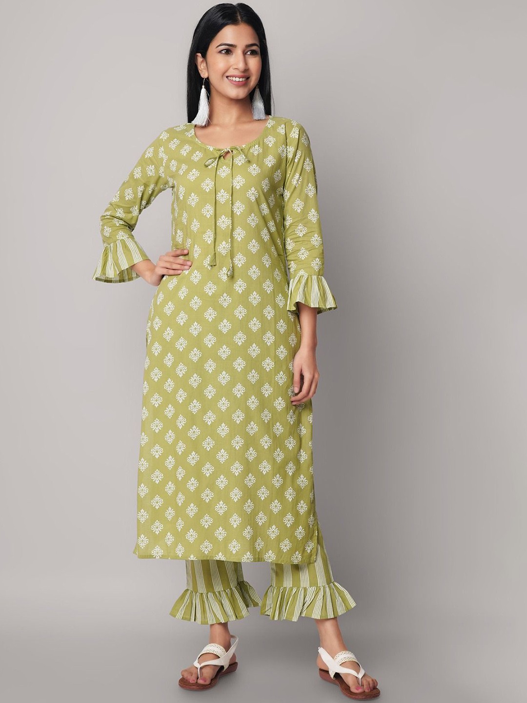 SEVEN FLOWER Ethnic Motifs Pure Cotton Printed Tie-Up Neck Straight Kurta With Trousers, Green
SEVEN FLOWER Ethnic Motifs Pure Cotton Printed Tie-Up Neck Straight Kurta With Trousers, Green