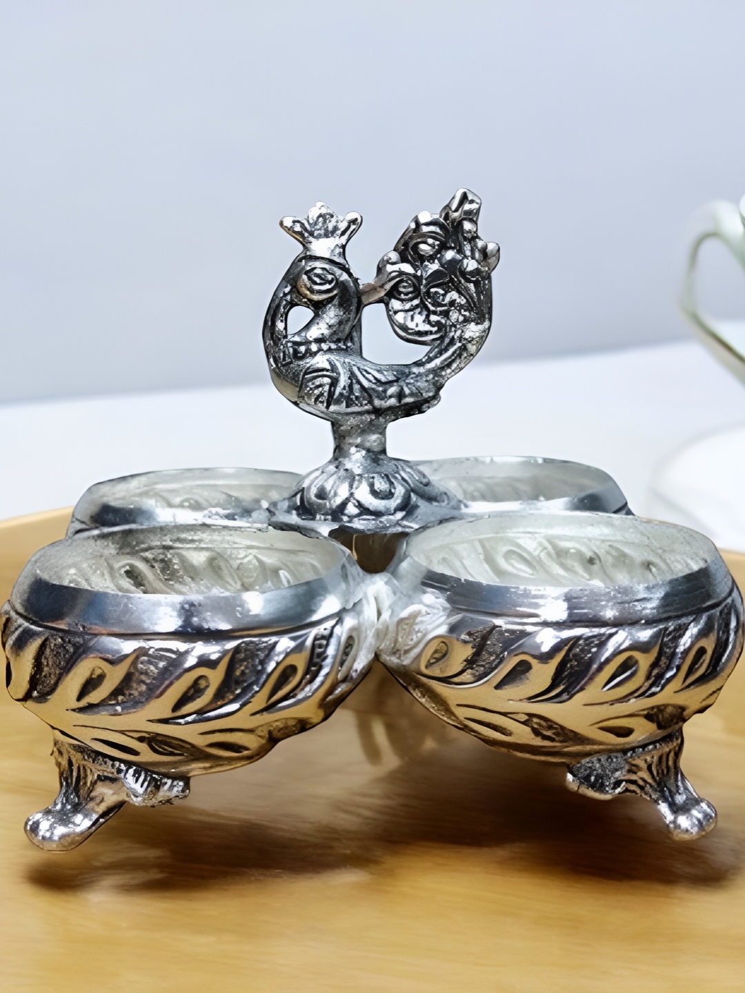 Sigaram Pooja Articles Silver-Toned German Silver Antique 4 Cup Panchwala Kum Kum Cup
Sigaram Pooja Articles Silver-Toned German Silver Antique 4 Cup Panchwala Kum Kum Cup