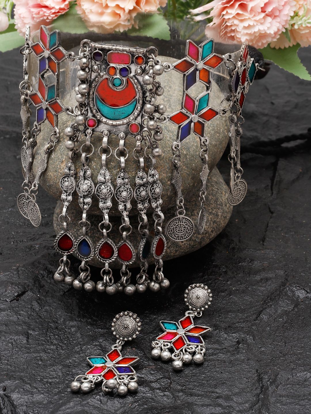 Moedbuille Silver-Plated Stone Studded Meenakari Tasselled Afghan Oxidised Jewellery Set
Moedbuille Silver-Plated Stone Studded Meenakari Tasselled Afghan Oxidised Jewellery Set