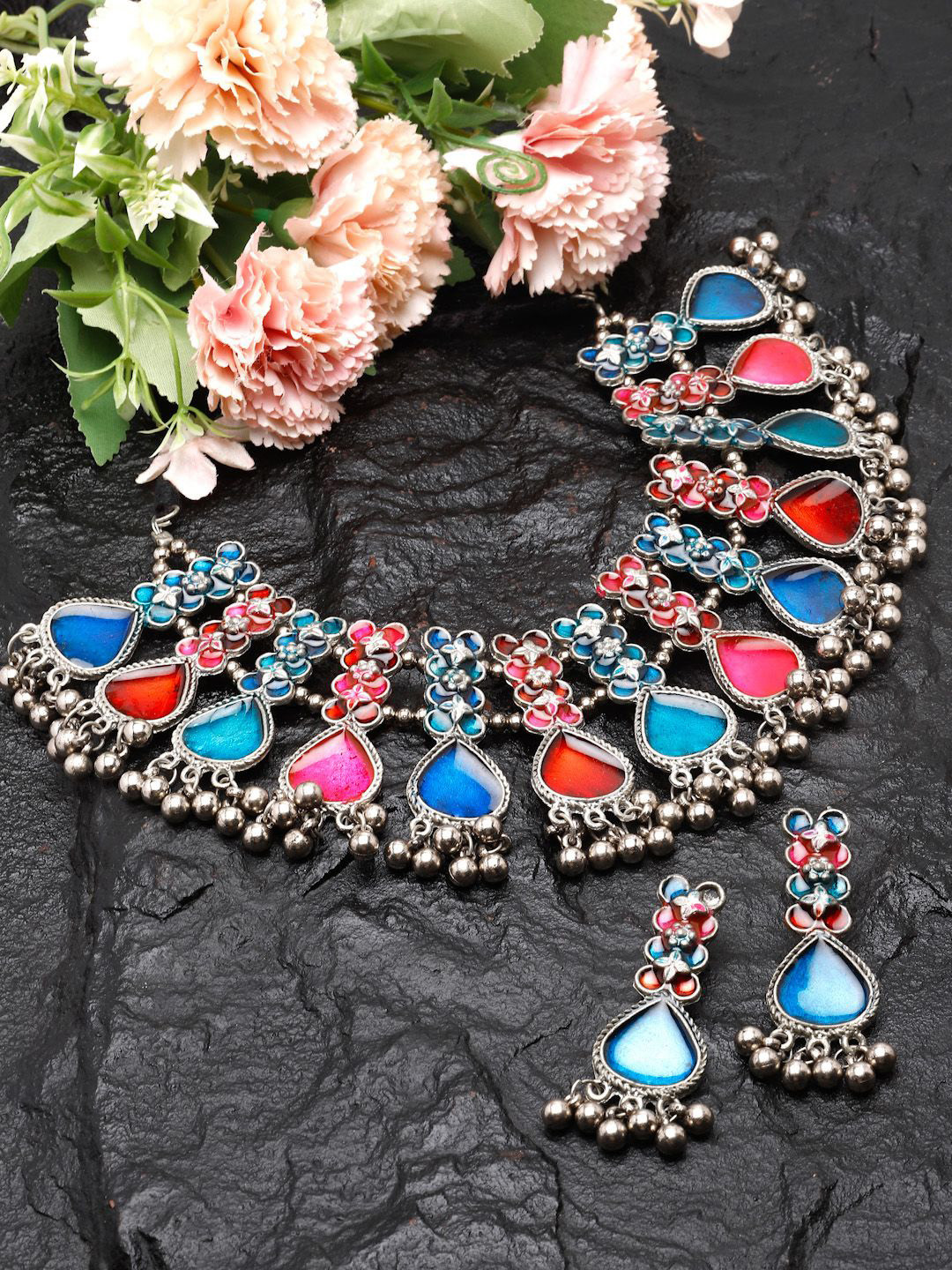 Moedbuille Silver-Plated Stone-Studded & Beaded Meenakari Antique Oxidised Jewellery Set
Moedbuille Silver-Plated Stone-Studded & Beaded Meenakari Antique Oxidised Jewellery Set