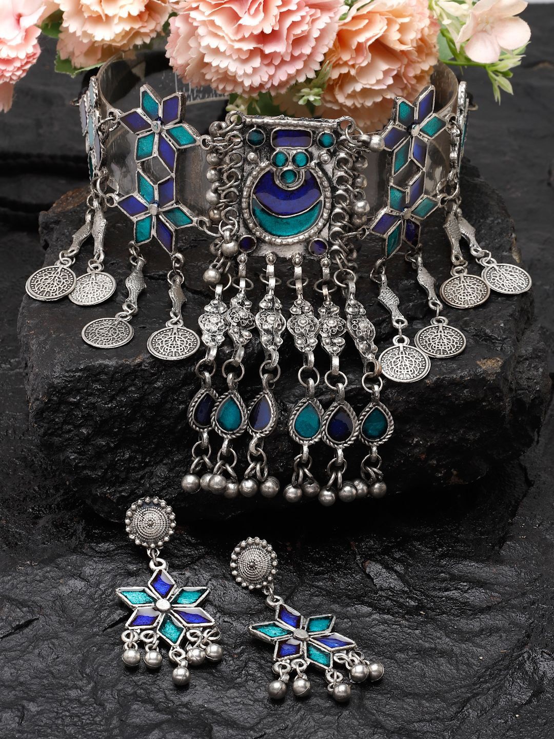 Moedbuille Silver-Plated Stone-Studded Meenakari Tasselled Afghan Oxidised Jewellery Set
Moedbuille Silver-Plated Stone-Studded Meenakari Tasselled Afghan Oxidised Jewellery Set