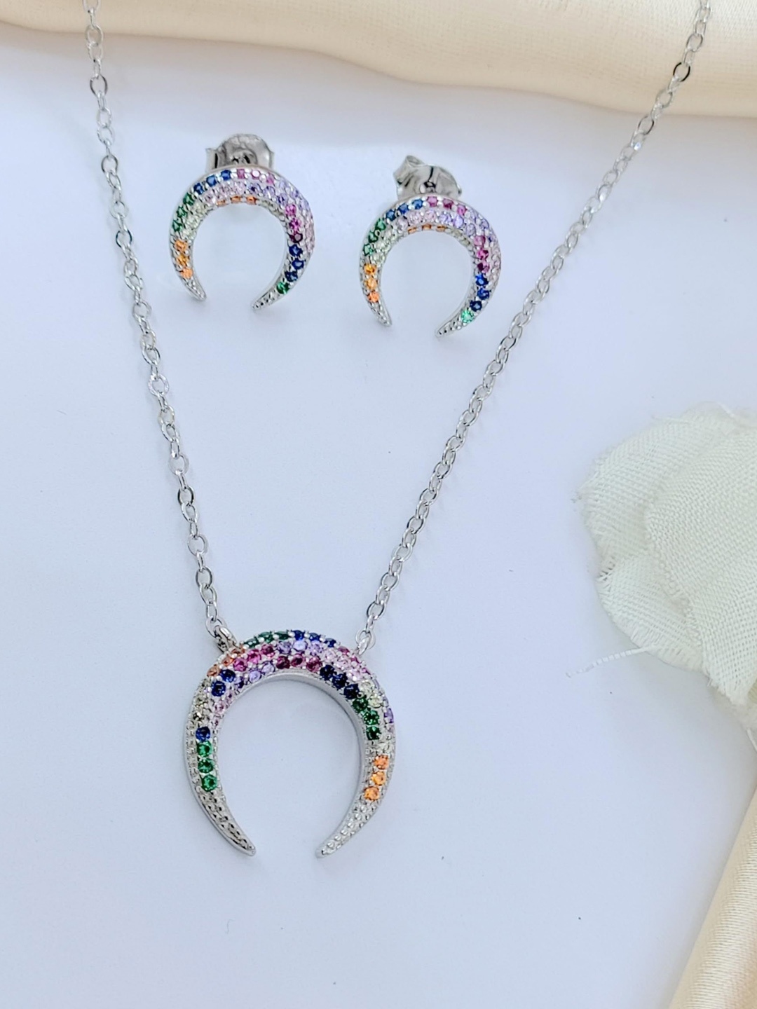AMONROO 925 Sterling Silver Rhodium-Plated CZ Studded Crescent Moon Necklace and Earrings
AMONROO 925 Sterling Silver Rhodium-Plated CZ Studded Crescent Moon Necklace and Earrings