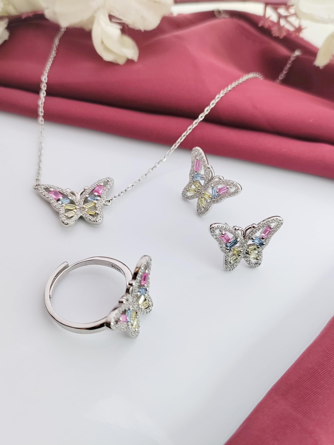 AMONROO 925 Sterling Silver Rhodium-Plated CZ-Studded Necklace & Earrings Finger Ring
AMONROO 925 Sterling Silver Rhodium-Plated CZ-Studded Necklace & Earrings Finger Ring