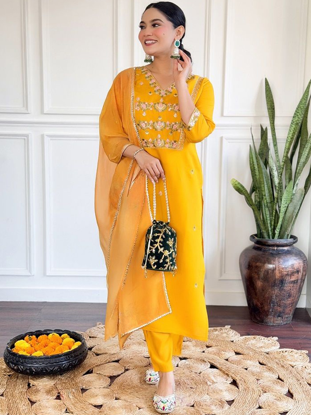 KOTRONS Floral Embroidered Sequinned Chanderi Silk Straight Kurta With Trousers & Dupatta, Yellow
KOTRONS Floral Embroidered Sequinned Chanderi Silk Straight Kurta With Trousers & Dupatta, Yellow