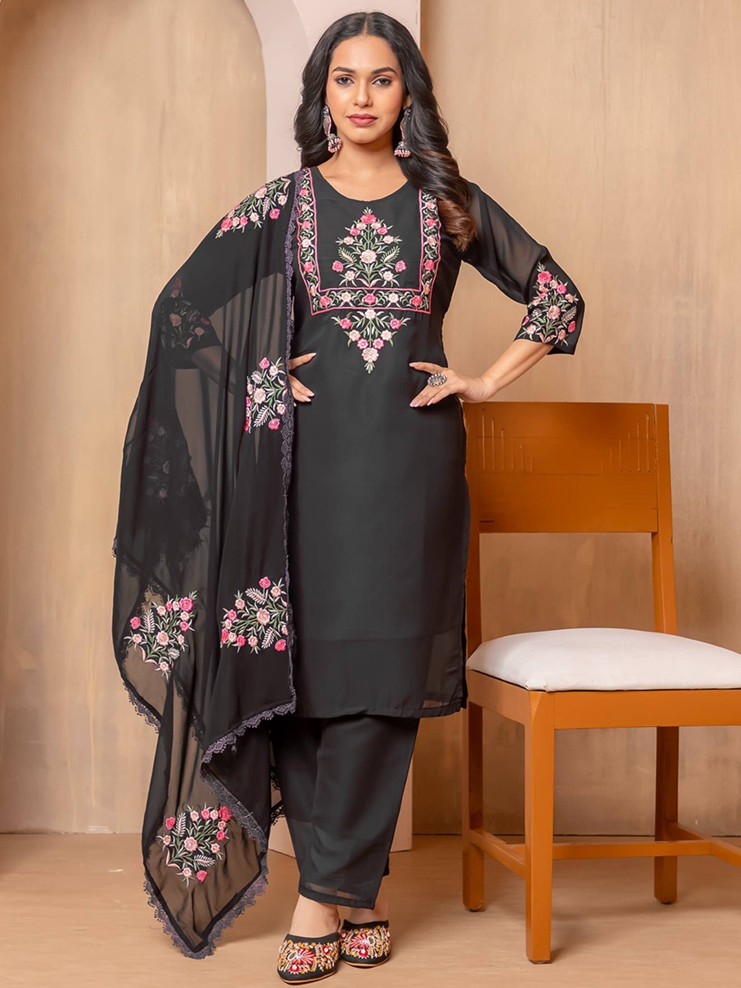 KAYOMMI Floral Embroidered Round Neck Georgette Straight Kurta With Trousers & Dupatta, Black
KAYOMMI Floral Embroidered Round Neck Georgette Straight Kurta With Trousers & Dupatta, Black