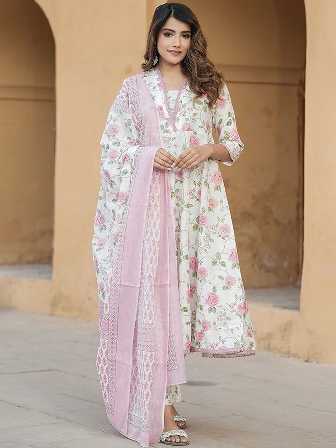 KAYOMMI Floral Printed V-Neck Pure Cotton Anarkali Kurta With Trousers & Dupatta, White
KAYOMMI Floral Printed V-Neck Pure Cotton Anarkali Kurta With Trousers & Dupatta, White