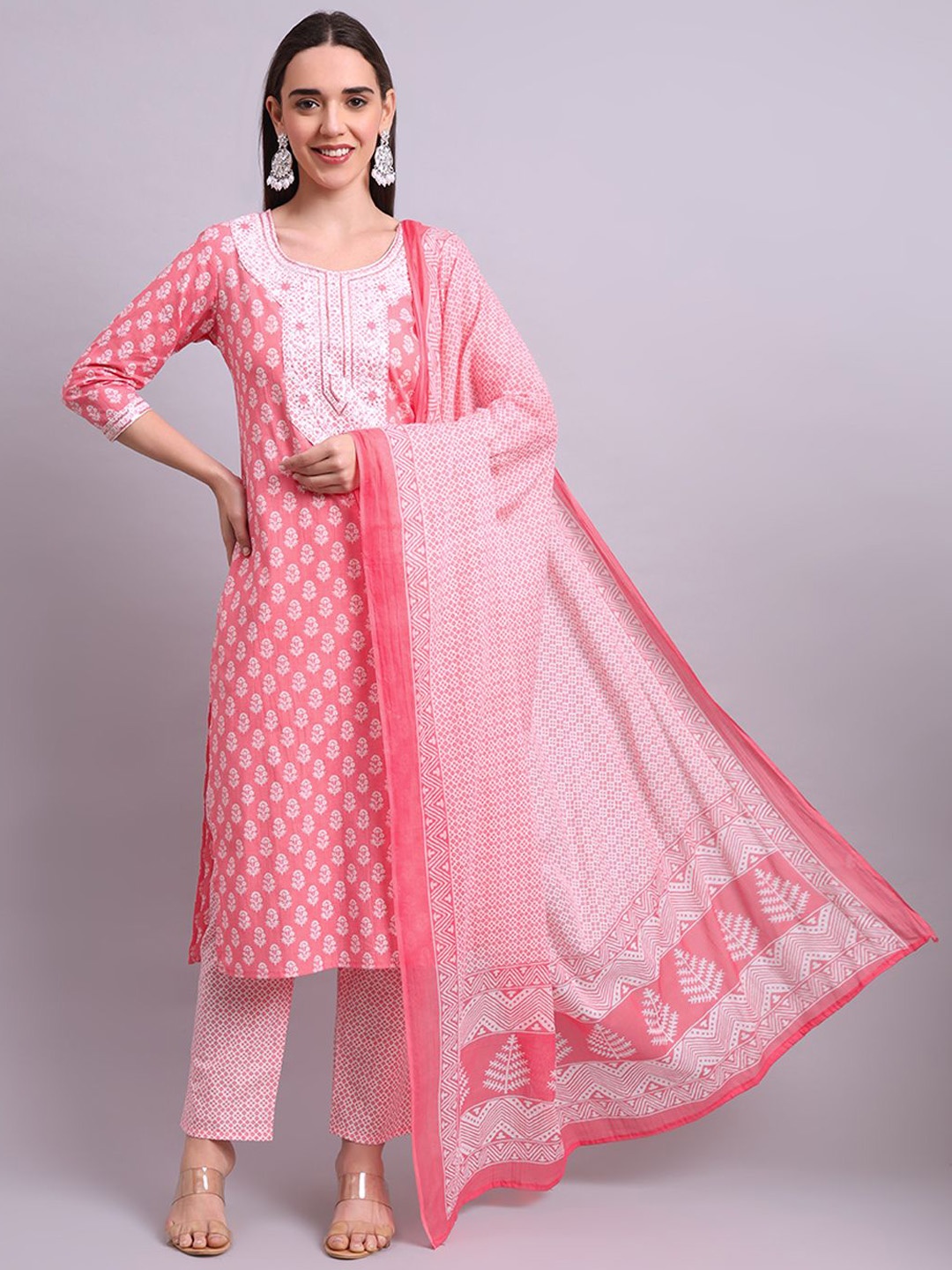 aayusika Floral Printed Thread Work Pure Cotton Straight Kurta With Trousers & Dupatta, Pink
aayusika Floral Printed Thread Work Pure Cotton Straight Kurta With Trousers & Dupatta, Pink