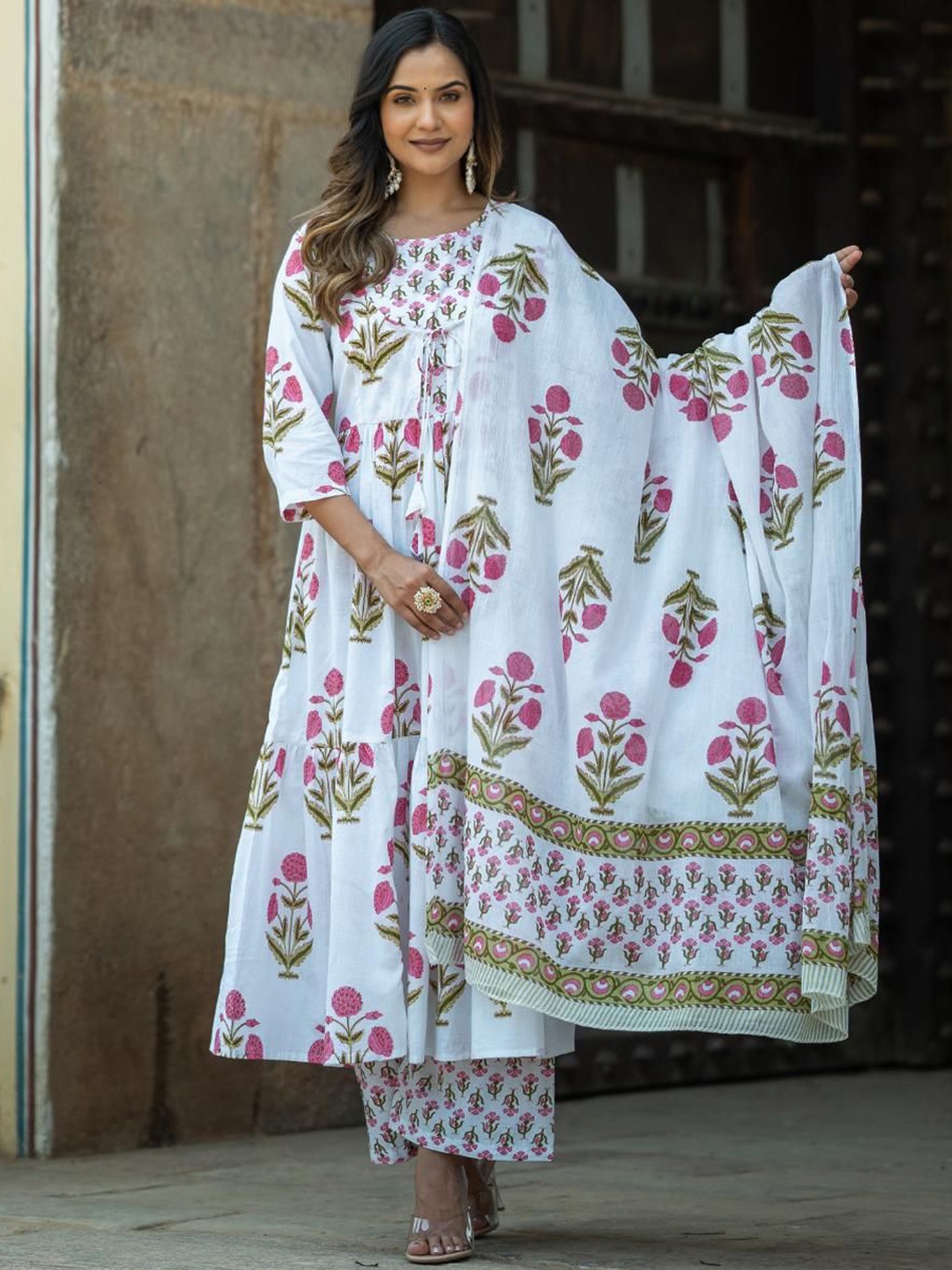 Moda Rapido White Floral Printed Pure Cotton Anarkali Kurta With Trouser & Dupatta
Moda Rapido White Floral Printed Pure Cotton Anarkali Kurta With Trouser & Dupatta