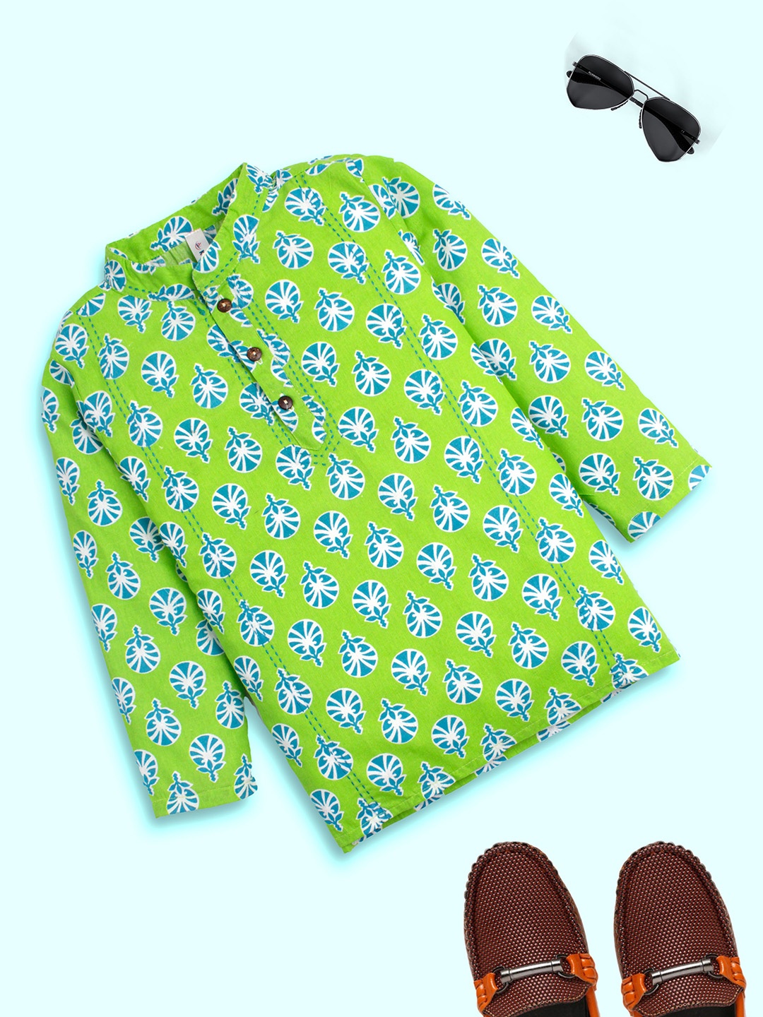 KiddoPanti Boys Ethnic Motifs Printed Mandarin CollarThread Work Pure Cotton Kurtas, Green
KiddoPanti Boys Ethnic Motifs Printed Mandarin CollarThread Work Pure Cotton Kurtas, Green