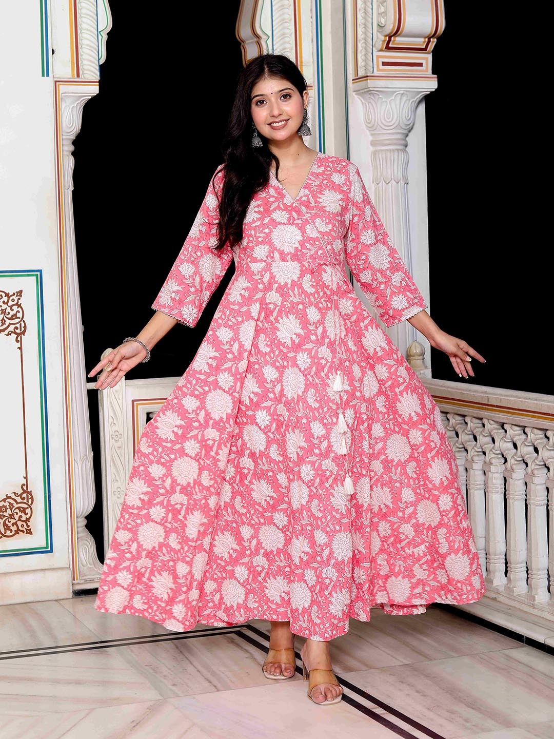 Doriyaan Floral Printed Gotta Patti V-Neck Anarkali Pure Cotton Kurta & Dupatta, Pink
Doriyaan Floral Printed Gotta Patti V-Neck Anarkali Pure Cotton Kurta & Dupatta, Pink