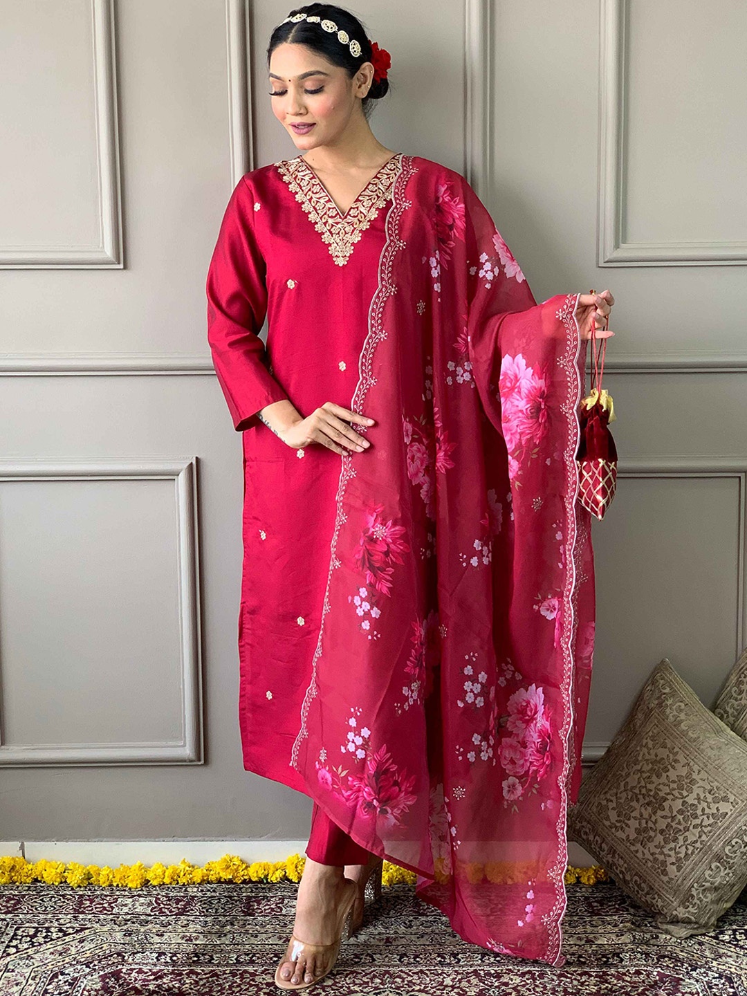Krimmple V-Neck Floral Embroidered Pure Silk Straight Kurta With Trousers & Dupatta, Red
Krimmple V-Neck Floral Embroidered Pure Silk Straight Kurta With Trousers & Dupatta, Red