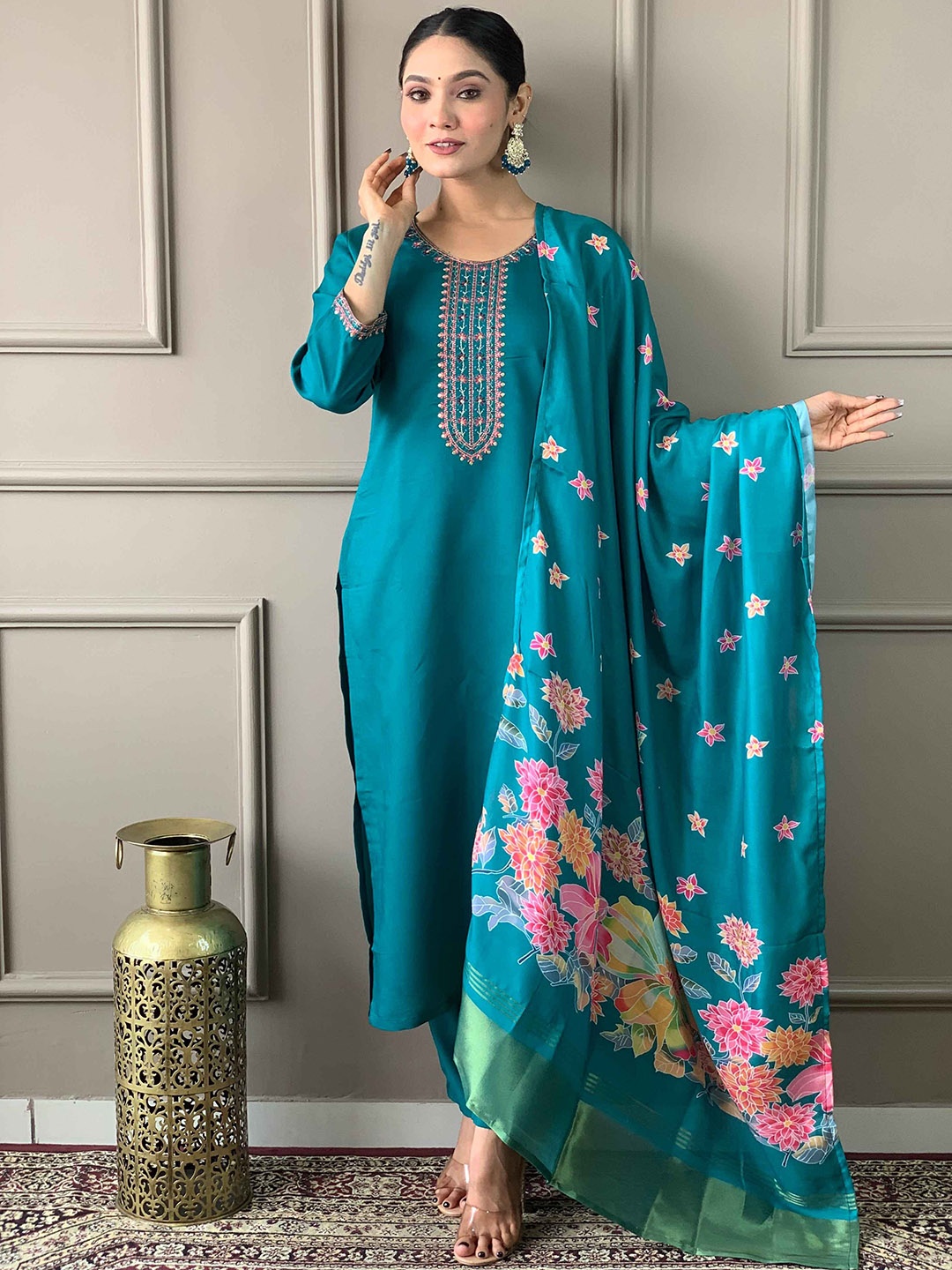 Krimmple Floral Embroidered Straight Pure Cotton Kurta With Trousers And Dupatta, Blue
Krimmple Floral Embroidered Straight Pure Cotton Kurta With Trousers And Dupatta, Blue