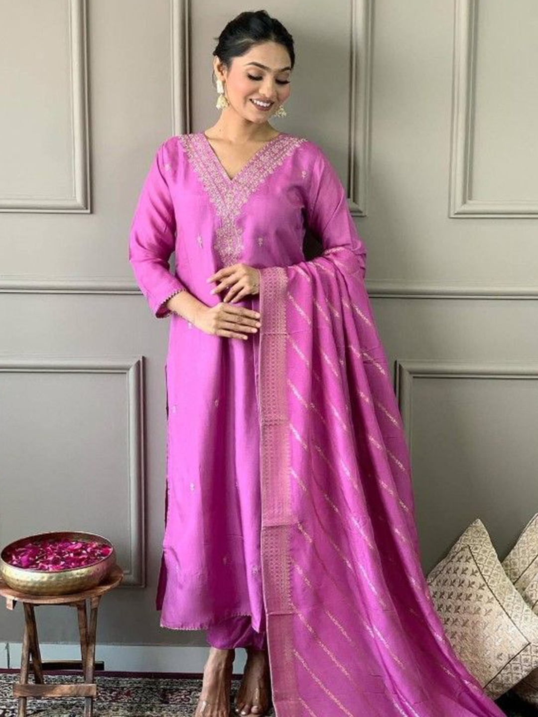 Siya Fashion Floral Embroidered Thread Work V Neck Kurta With Trousers And Dupatta, Pink
Siya Fashion Floral Embroidered Thread Work V Neck Kurta With Trousers And Dupatta, Pink