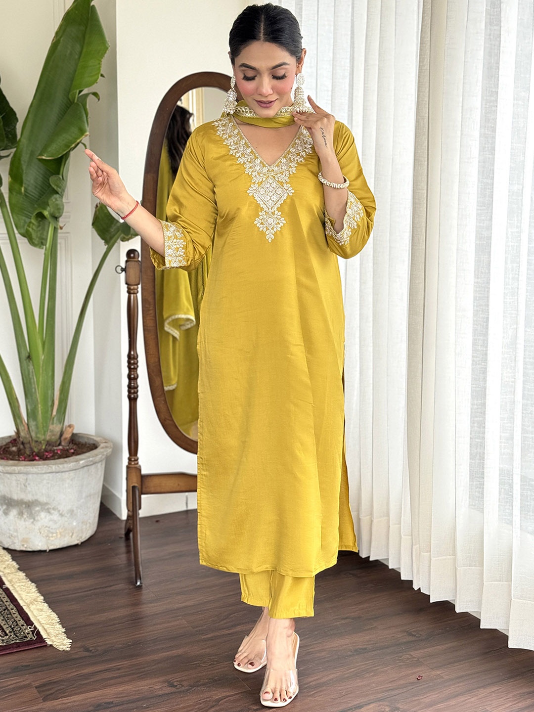 Siya Fashion Floral Embroidered Thread Work Straight Kurta With Trousers And Dupatta, Yellow
Siya Fashion Floral Embroidered Thread Work Straight Kurta With Trousers And Dupatta, Yellow