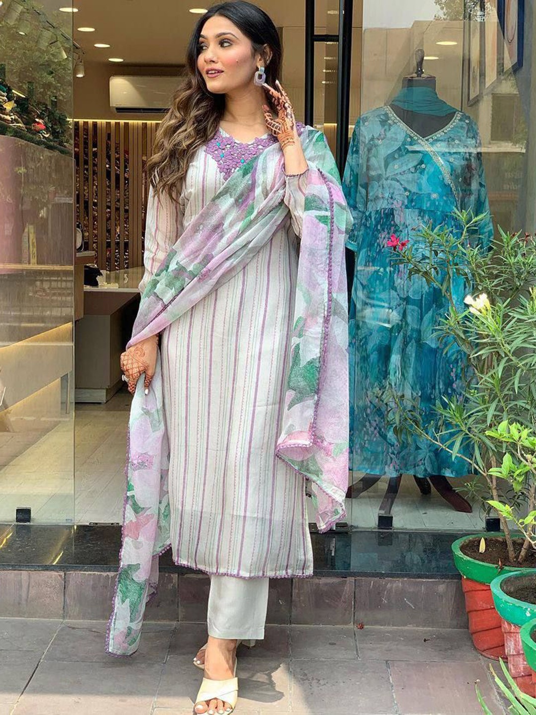 Siya Fashion Thread Work Striped V-Neck Straight Kurta with Trousers And Dupatta, White
Siya Fashion Thread Work Striped V-Neck Straight Kurta with Trousers And Dupatta, White