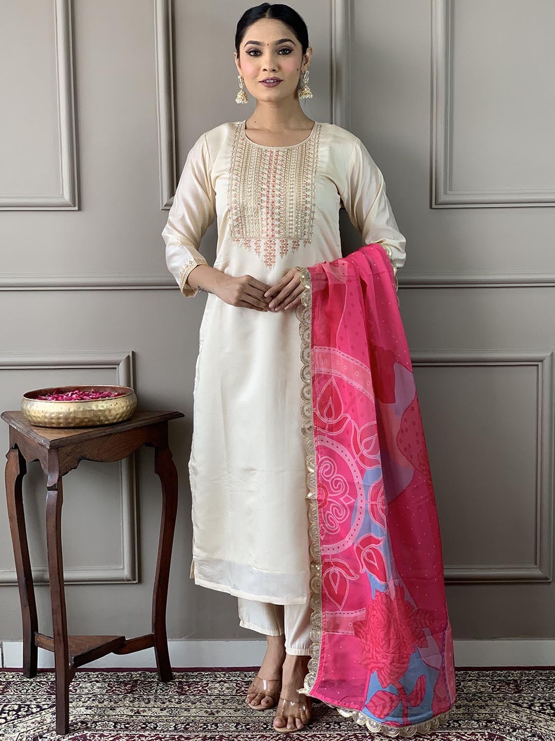 Siya Fashion Sequinned Embroidered Kurta with Trousers And Dupatta, White
Siya Fashion Sequinned Embroidered Kurta with Trousers And Dupatta, White
