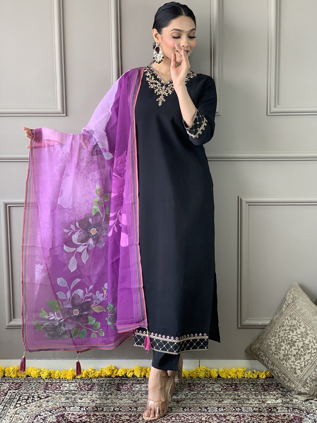 Siya Fashion Floral Thread Work V-Neck Straight Kurta with Trousers and Dupatta, Black
Siya Fashion Floral Thread Work V-Neck Straight Kurta with Trousers and Dupatta, Black