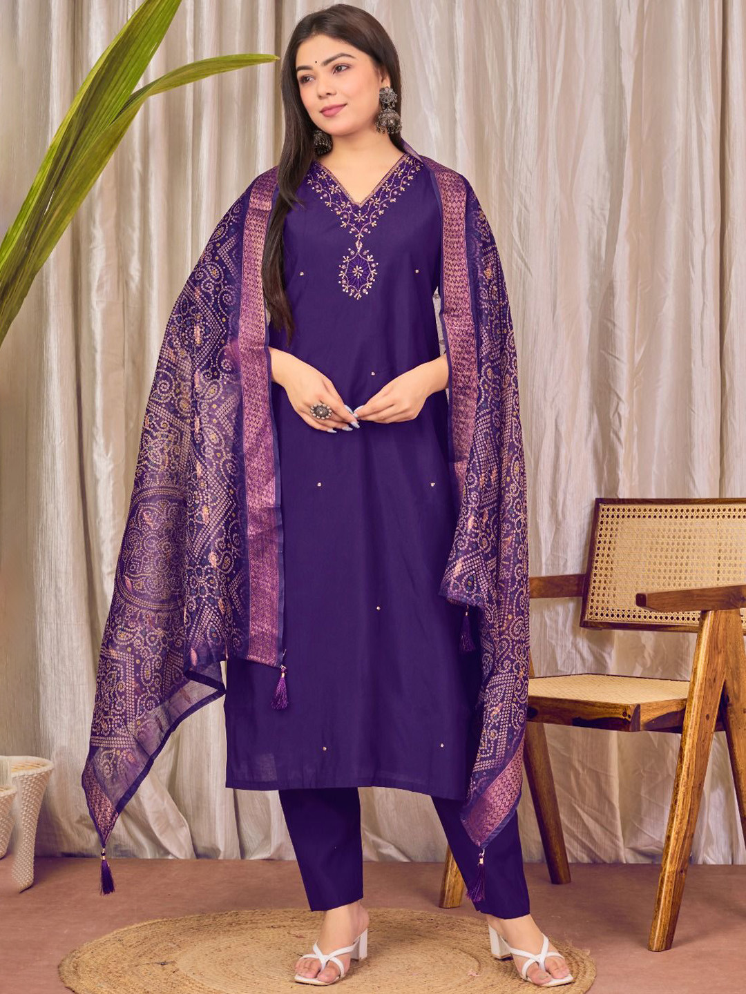 XAYCRA CREATION Floral Embroidered V-Neck Zardozi Straight Kurta With Trousers And Dupatta, Purple
XAYCRA CREATION Floral Embroidered V-Neck Zardozi Straight Kurta With Trousers And Dupatta, Purple