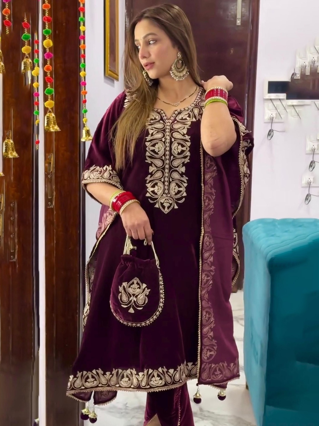 ZIBLON Ethnic Motifs Embroidered Velvet Notch Neck Straight Kurta With Dhoti Pants, Purple
ZIBLON Ethnic Motifs Embroidered Velvet Notch Neck Straight Kurta With Dhoti Pants, Purple