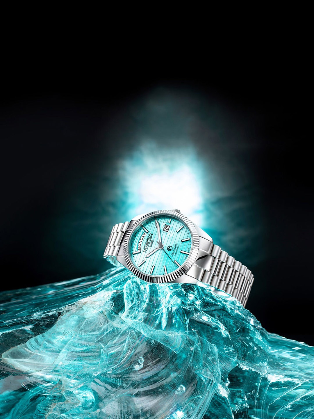 ROAMER Men Brass Dial & Stainless Steel Bracelet Style Straps Analogue Motion Powered Watch 981666 41 05 50, Blue
ROAMER Men Brass Dial & Stainless Steel Bracelet Style Straps Analogue Motion Powered Watch 981666 41 05 50, Blue