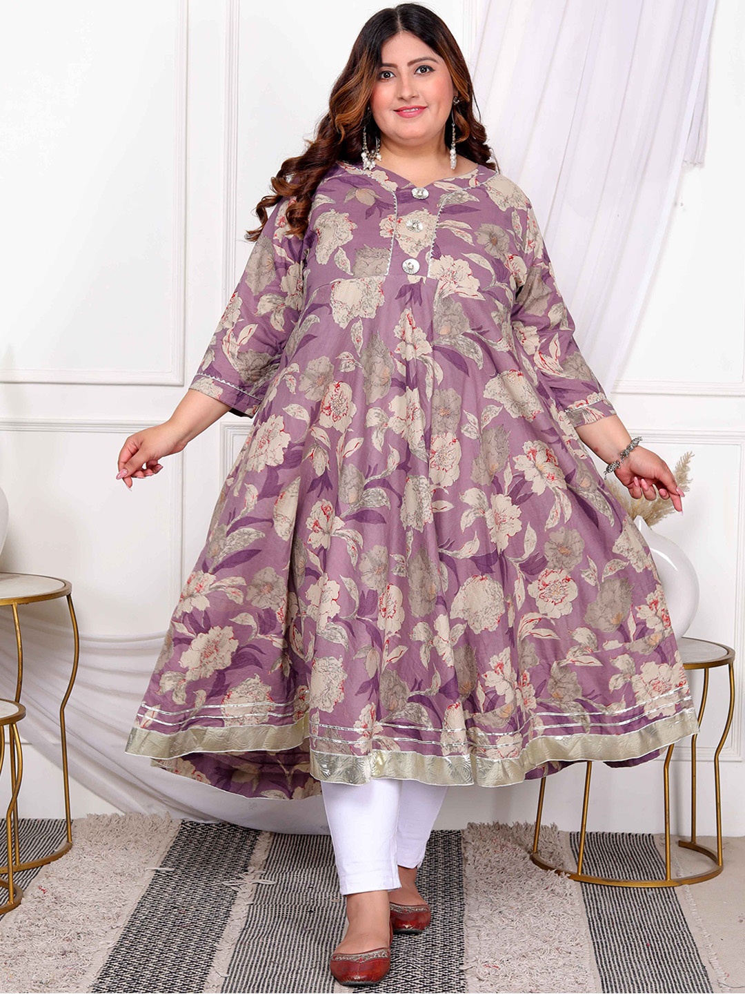 MIRAVAN Plus Size Floral Printed Gotta Patti Work Pure Cotton Anarkali Kurta, Purple
MIRAVAN Plus Size Floral Printed Gotta Patti Work Pure Cotton Anarkali Kurta, Purple