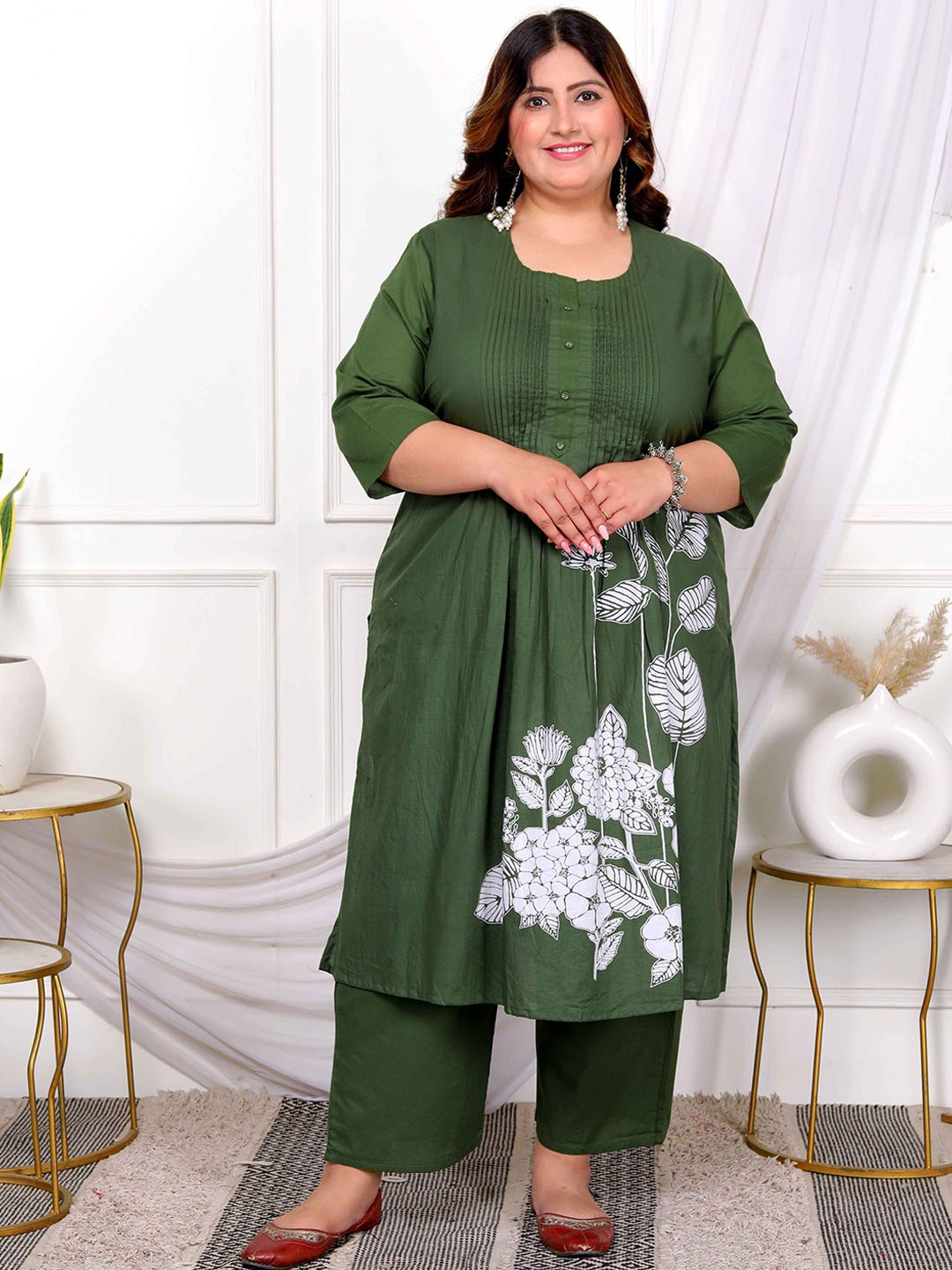 MIRAVAN Plus Size Floral Printed Pleated Pure Cotton A-Line Kurta With Palazzo, Olive
MIRAVAN Plus Size Floral Printed Pleated Pure Cotton A-Line Kurta With Palazzo, Olive