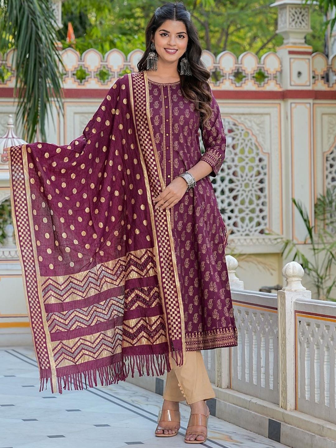 YASH GALLERY Floral Printed Round Neck Pure Cotton Anarkali Kurta With Dupatta, Purple
YASH GALLERY Floral Printed Round Neck Pure Cotton Anarkali Kurta With Dupatta, Purple