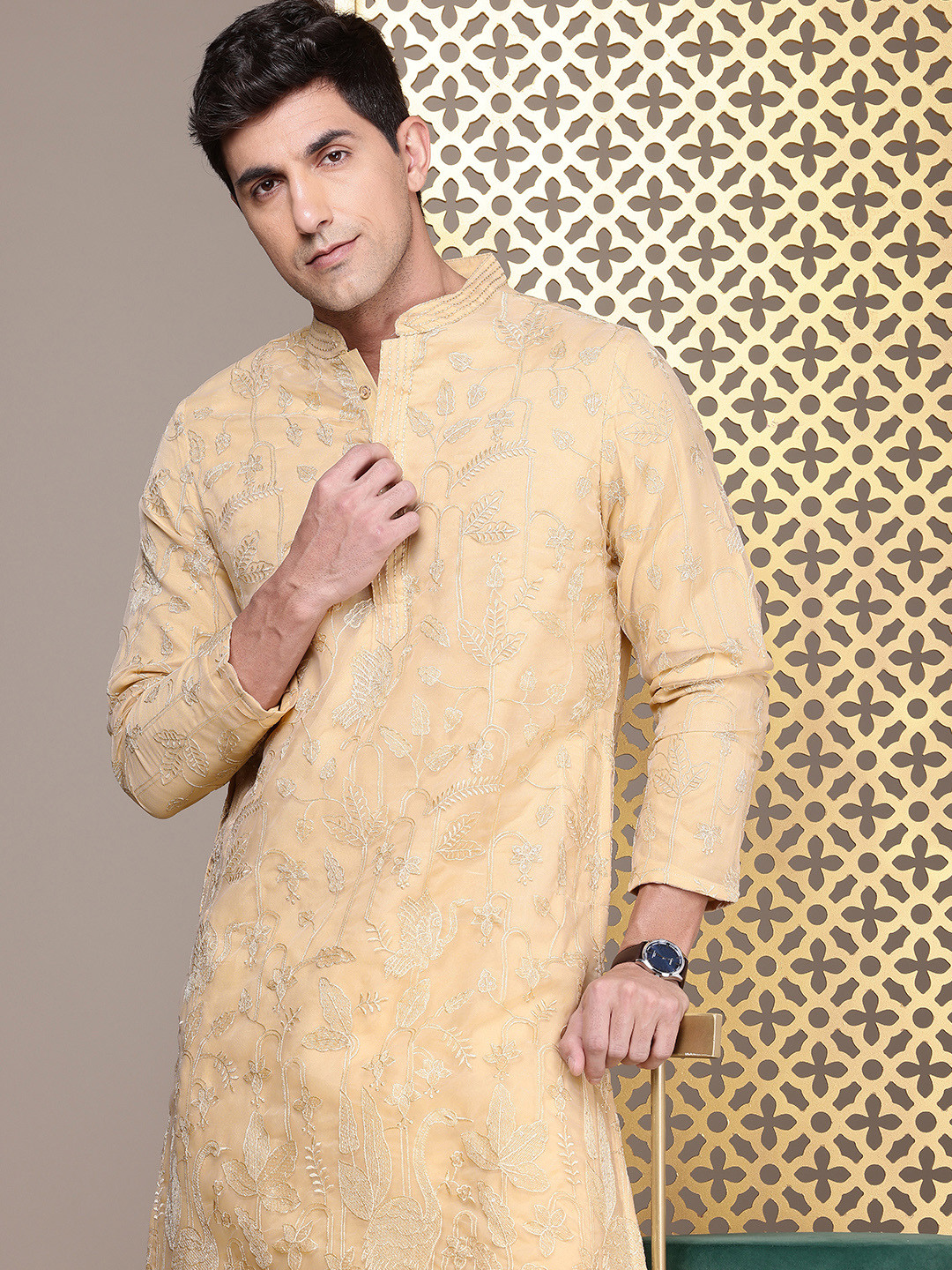 House of Pataudi Floral Embroidered Mandarin Collar Sequinned Jashn Kurta, Beige 
House of Pataudi Floral Embroidered Mandarin Collar Sequinned Jashn Kurta, Beige