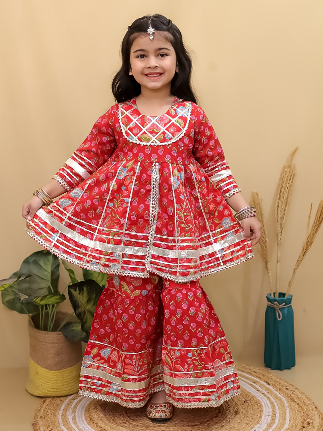 Superminis Girls Floral Printed Gotta Patti Pure Cotton Anarkali Kurti with Sharara, Red
Superminis Girls Floral Printed Gotta Patti Pure Cotton Anarkali Kurti with Sharara, Red
