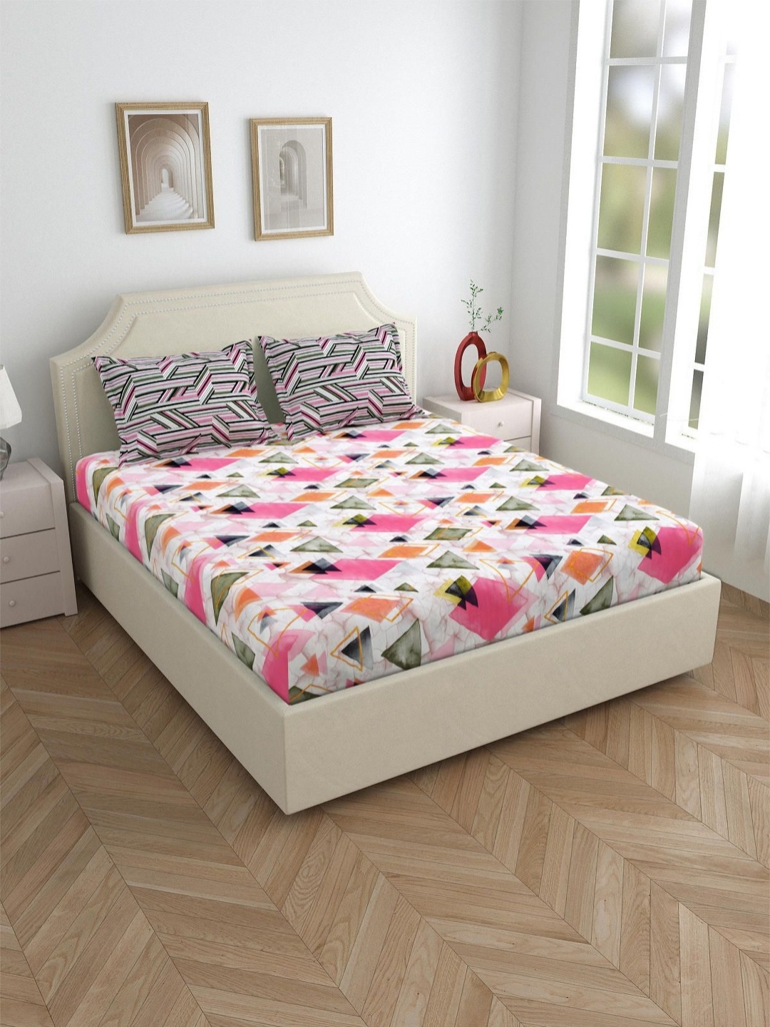 Aura Bliss Pink & White Geometric Pure Cotton 180 TC King Bedsheet Set 2.74 m x 2.74 m
Aura Bliss Pink & White Geometric Pure Cotton 180 TC King Bedsheet Set 2.74 m x 2.74 m