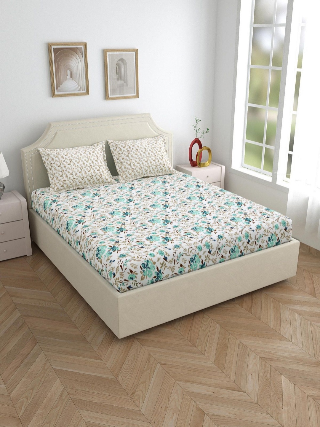 Aura Bliss White Floral Printed Pure Cotton 180 TC King Bedsheet Set 27.4 m X 27.4 m
Aura Bliss White Floral Printed Pure Cotton 180 TC King Bedsheet Set 27.4 m X 27.4 m