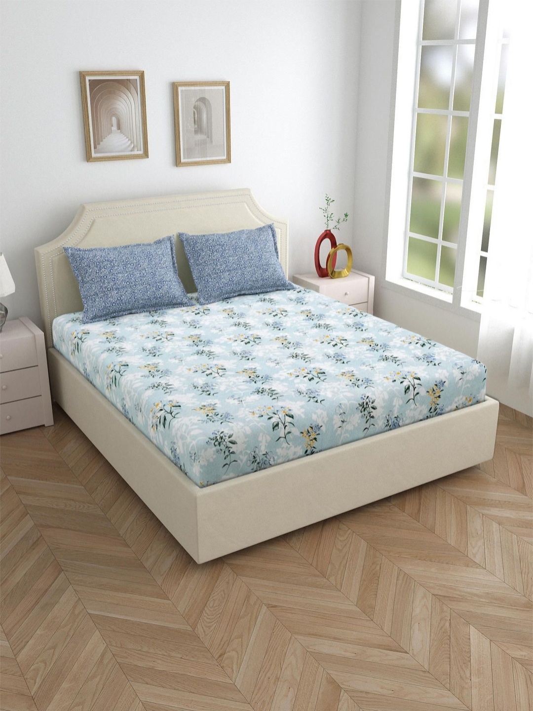 Aura Bliss Blue Floral Printed Pure Cotton 180 TC King Bedsheet Set 2.74 m X 2.74 m
Aura Bliss Blue Floral Printed Pure Cotton 180 TC King Bedsheet Set 2.74 m X 2.74 m
