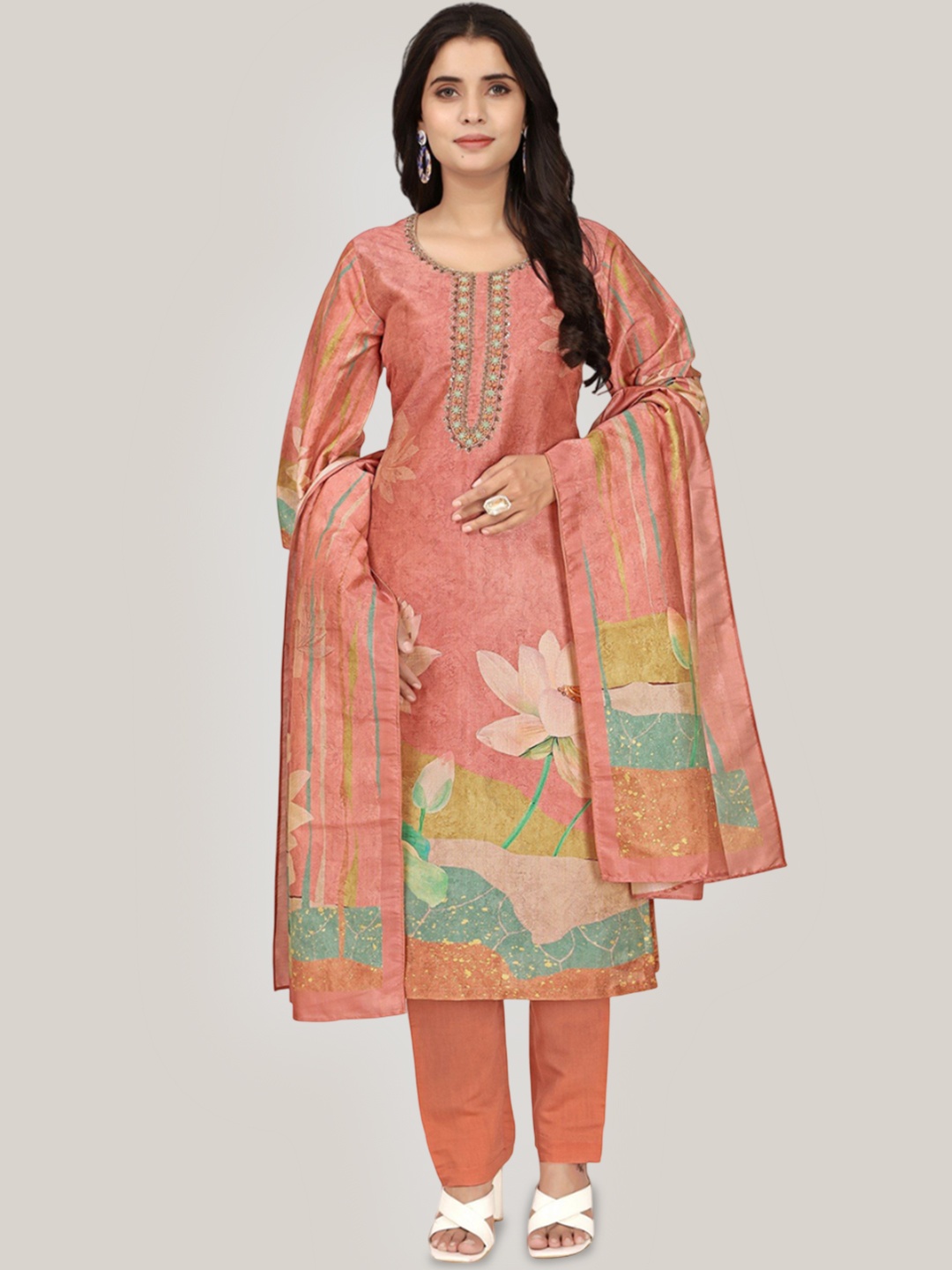 VORIMA Floral Printed Sequnnied Pure Silk Straight Kurta With Trousers And Dupatta, Pink
VORIMA Floral Printed Sequnnied Pure Silk Straight Kurta With Trousers And Dupatta, Pink