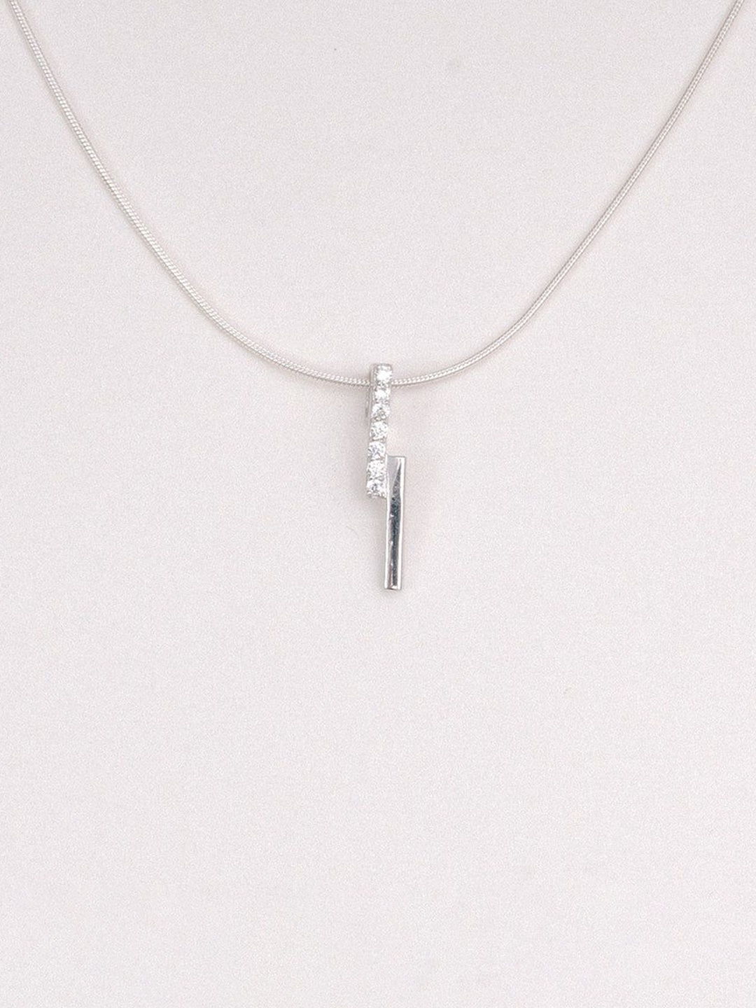 Ruhaani Sterling Silver Rhodium-Plated CZ Studded Oval Eternal Embrace Pendant With Chain
Ruhaani Sterling Silver Rhodium-Plated CZ Studded Oval Eternal Embrace Pendant With Chain