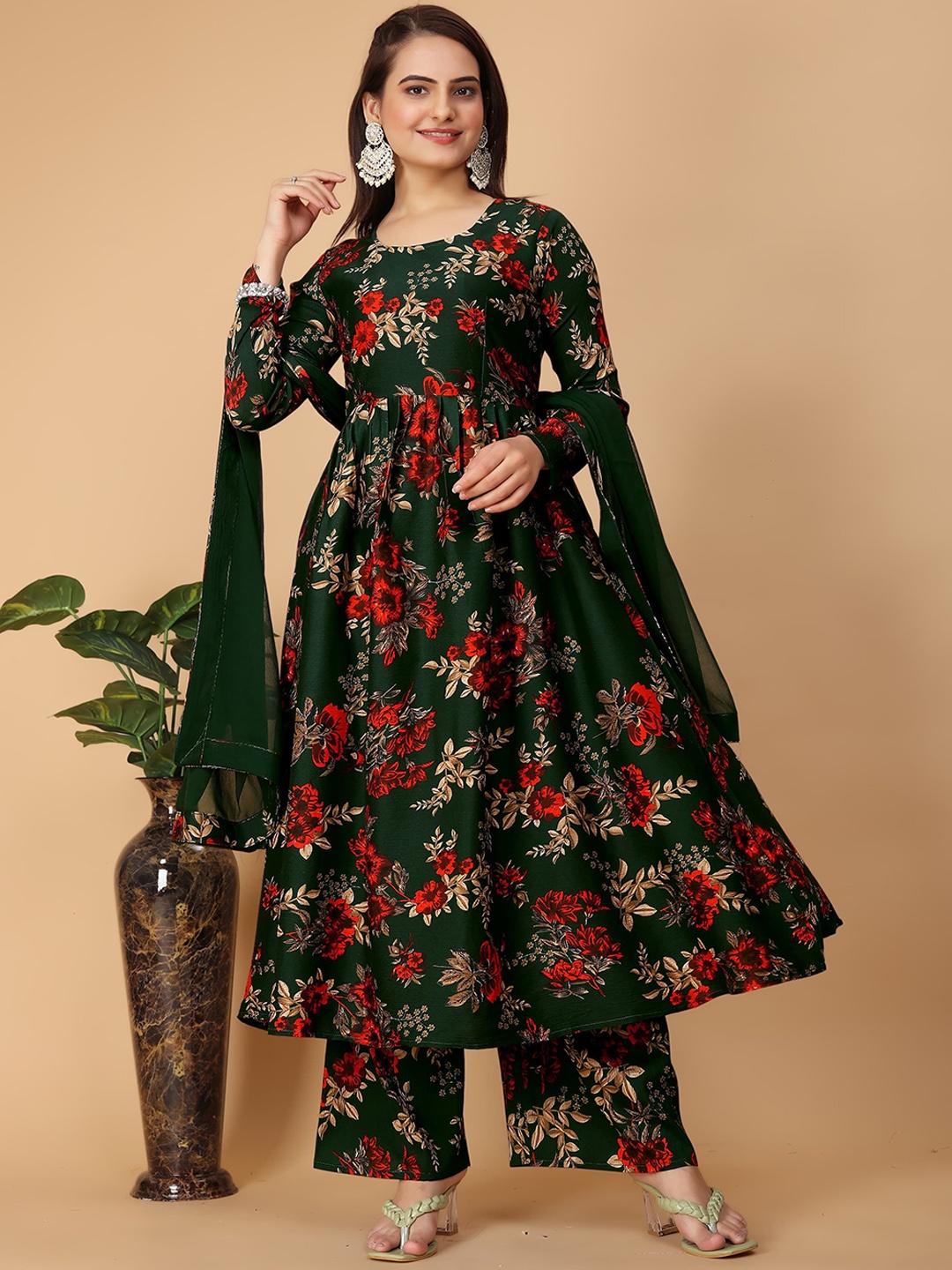 KHODALCREATIN Floral Printed Round Neck Anarkali Kurta With Palazzos & Dupatta, Green
KHODALCREATIN Floral Printed Round Neck Anarkali Kurta With Palazzos & Dupatta, Green
