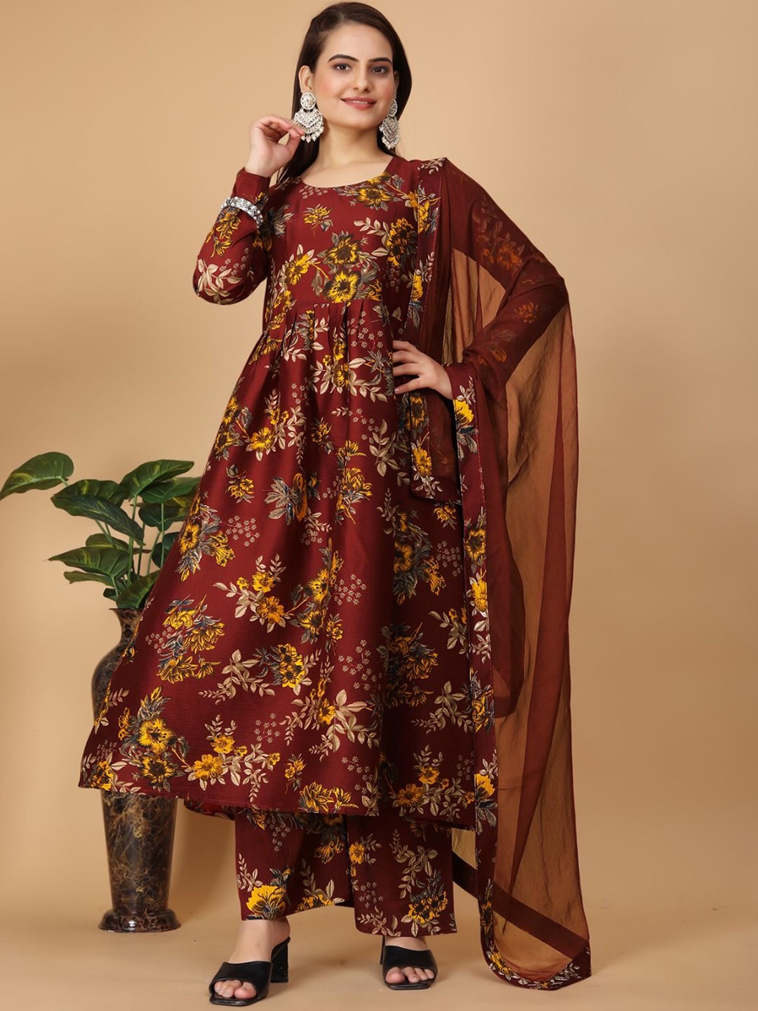 KHODALCREATIN Floral Printed Round Neck Anarkali Kurta With Palazzos & Dupatta, Maroon
KHODALCREATIN Floral Printed Round Neck Anarkali Kurta With Palazzos & Dupatta, Maroon