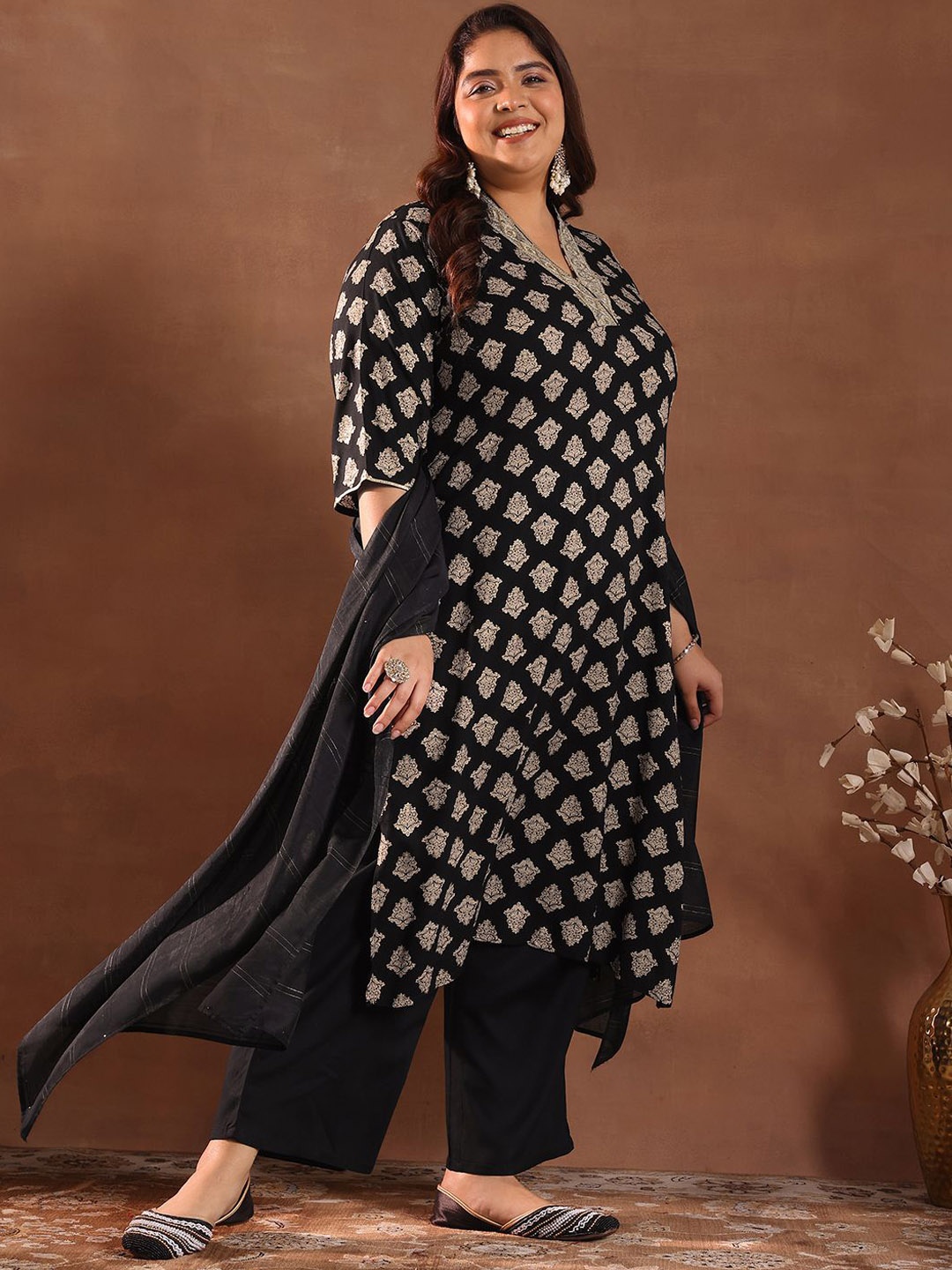 EXTRA LOVE BY LIBAS Plus Size Ethnic Motifs Printed Kurta With Trousers & Dupatta, Black
EXTRA LOVE BY LIBAS Plus Size Ethnic Motifs Printed Kurta With Trousers & Dupatta, Black