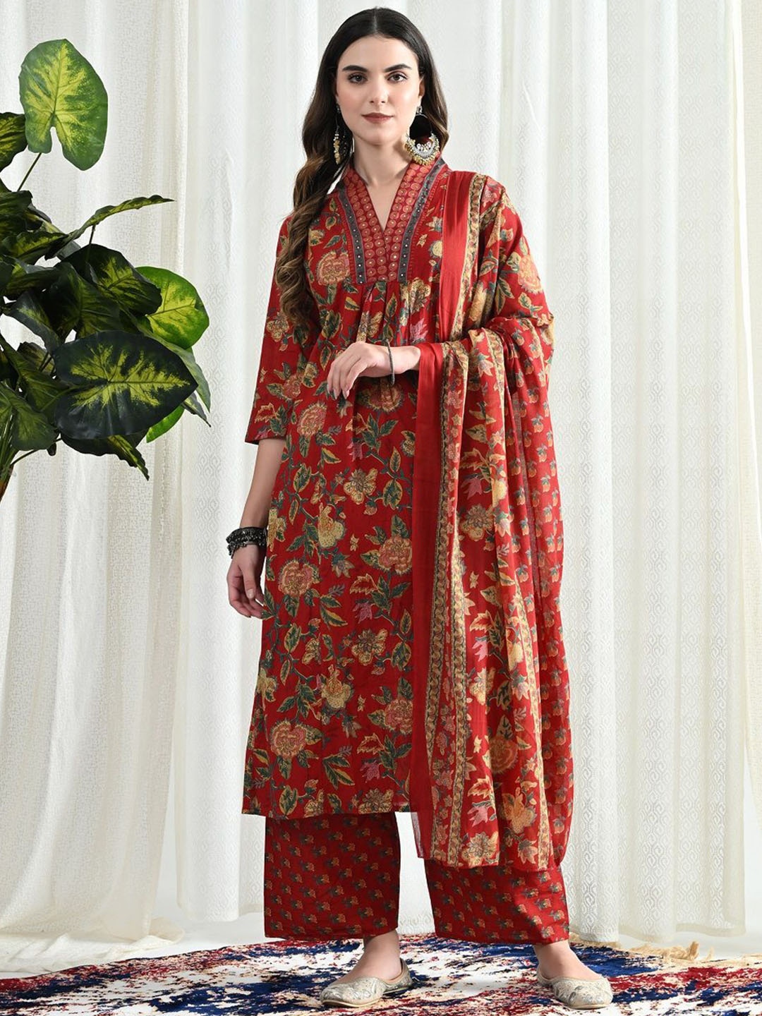 SIJOPA Floral Printed Sequinned Pure Cotton Anarkali Kurta with Palazzos And Dupatta, Red
SIJOPA Floral Printed Sequinned Pure Cotton Anarkali Kurta with Palazzos And Dupatta, Red