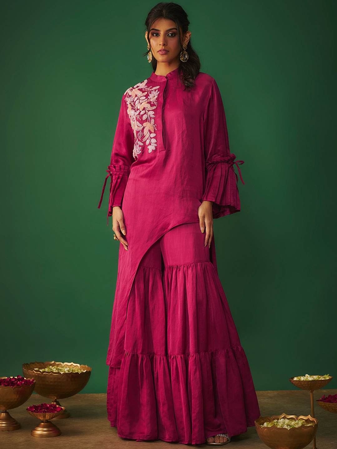 Mehak Murpana Floral Embroidered Mandarin Collar Satin A-Line Kurta With Sharara, Pink
Mehak Murpana Floral Embroidered Mandarin Collar Satin A-Line Kurta With Sharara, Pink