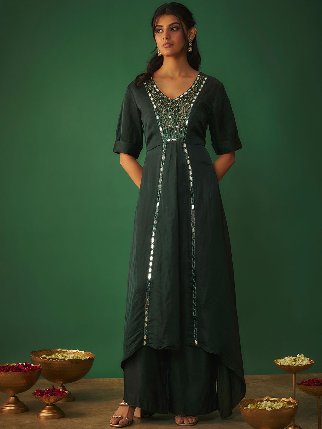Mehak Murpana Floral Embroidered V-Neck Mirror Work Satin A-Line Kurta With Palazzos, Green
Mehak Murpana Floral Embroidered V-Neck Mirror Work Satin A-Line Kurta With Palazzos, Green