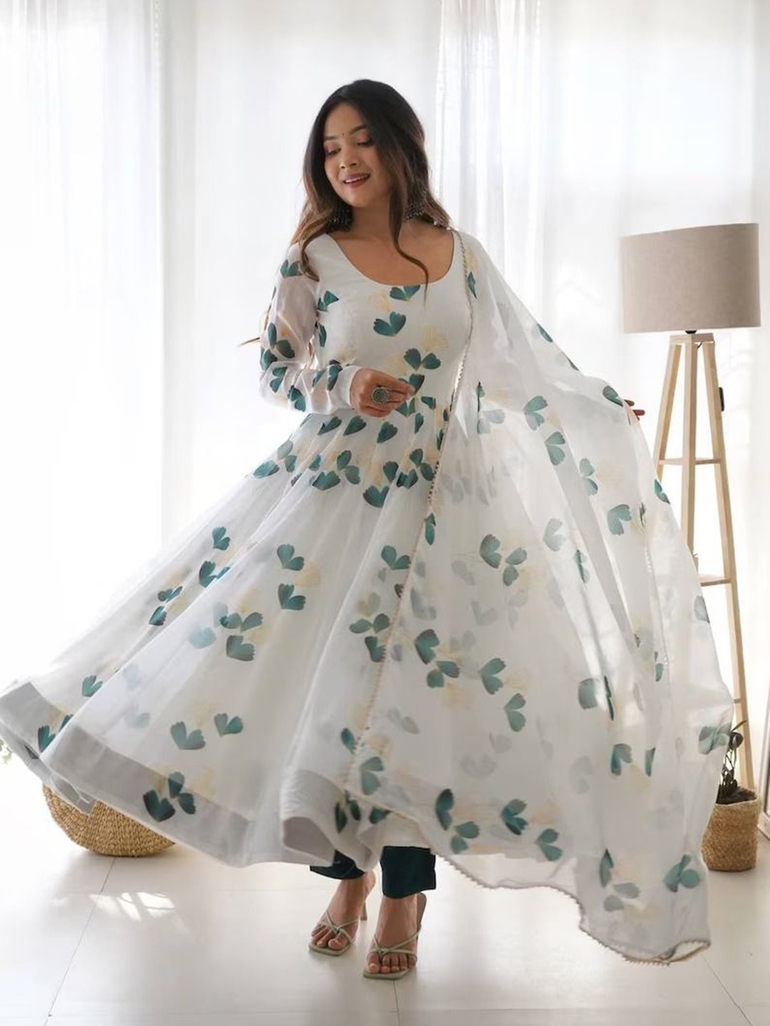 GRISHU COLLECTION Floral Printed Round Neck Anarkali Kurta With Trousers & Dupatta, White
GRISHU COLLECTION Floral Printed Round Neck Anarkali Kurta With Trousers & Dupatta, White