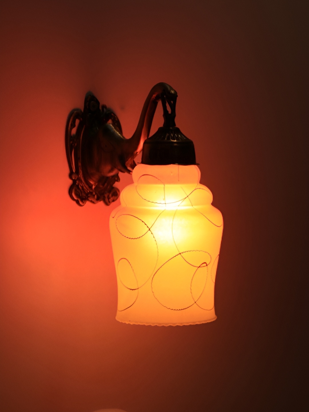 VAGalleryKing Orange & Yellow Textured Glass Elephant Design Abstract Shaped Wall Lamp
VAGalleryKing Orange & Yellow Textured Glass Elephant Design Abstract Shaped Wall Lamp