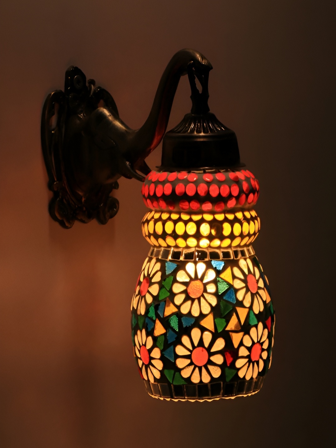 VAGalleryKing White & Red Printed Bell Shaped Antique Elephant Design Glass Wall Lamp
VAGalleryKing White & Red Printed Bell Shaped Antique Elephant Design Glass Wall Lamp