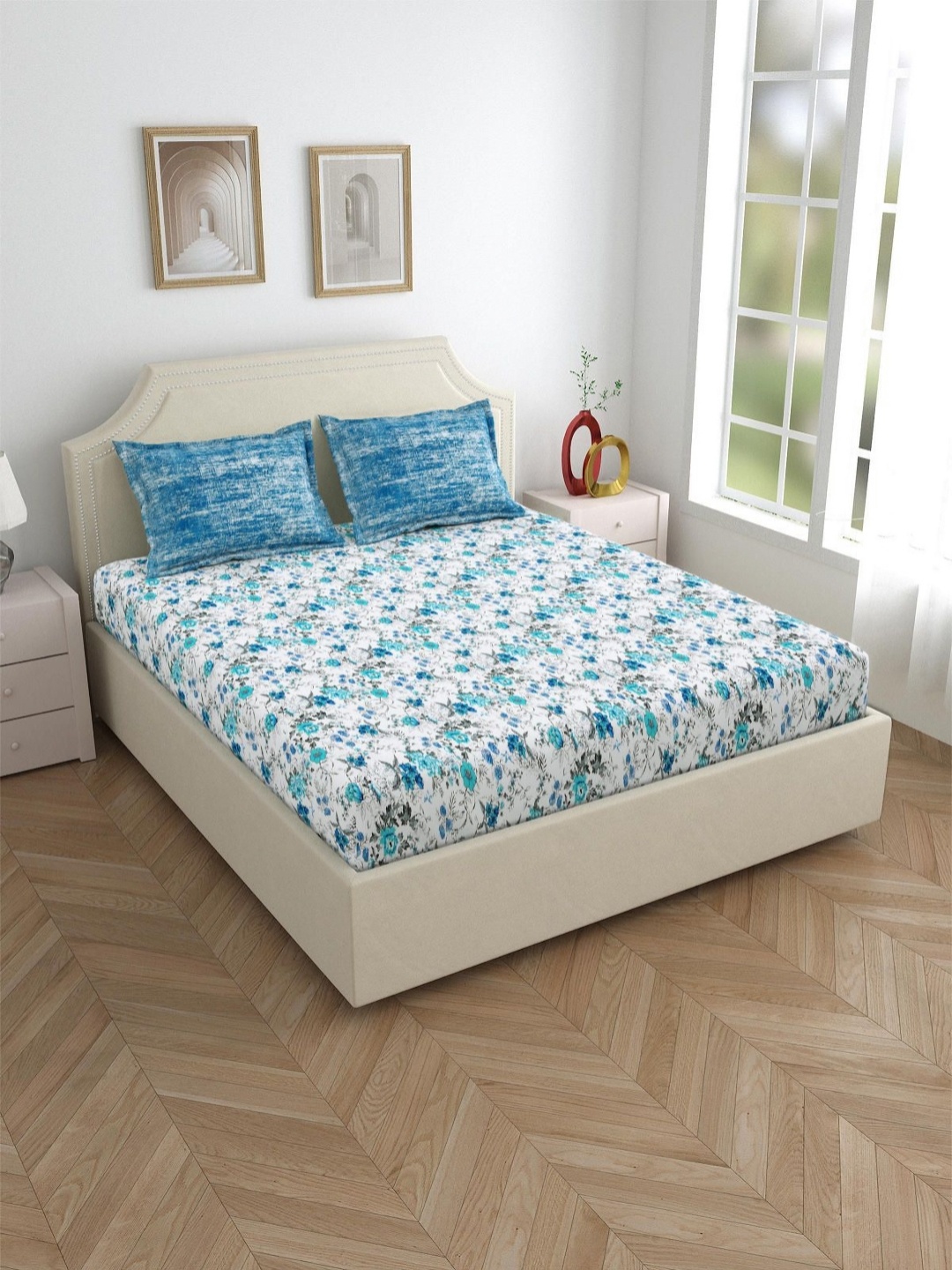 Aura bliss Blue Floral Printed Pure Cotton 180 TC Queen Bedsheet Set-2.54 m x 2.20 m
Aura bliss Blue Floral Printed Pure Cotton 180 TC Queen Bedsheet Set-2.54 m x 2.20 m